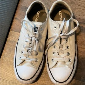 Women Converse